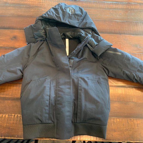 Lululemon Winter Warrior 600-Fill Goose Down Jacket, Black, 4, EUC - Picture 1 of 4